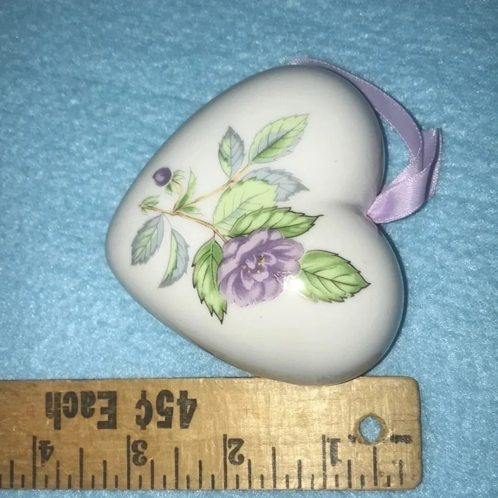POMANDER PORCELAIN scented Vintage 1986 purple- refillable NEW IN BOX 3” X 3”